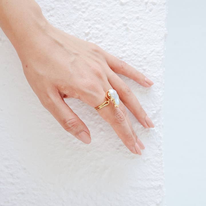 Chakarr Jewelry - Wholesale Cocktail/Statement Ring - CORE | 1OAK BAROQUE PEARL RING2