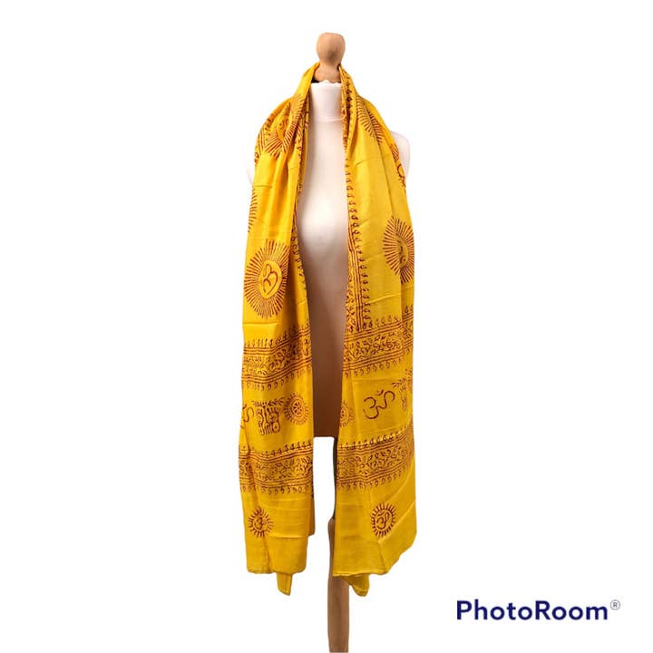Funky Yak Ltd - Wholesale Yoga Towel - Om Print Cotton Prayer Yoga Meditation Shawl Unisex1