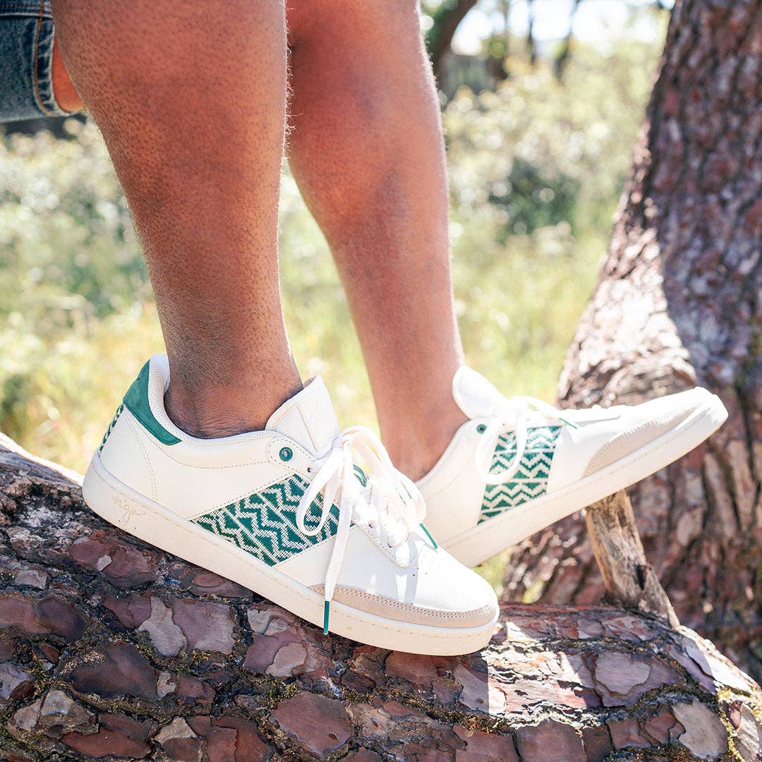 N'GO Shoes - Wholesale Lifestyle Sneakers - Women's - Saigon Classique beige and fir green leather low-top sneakers
5
