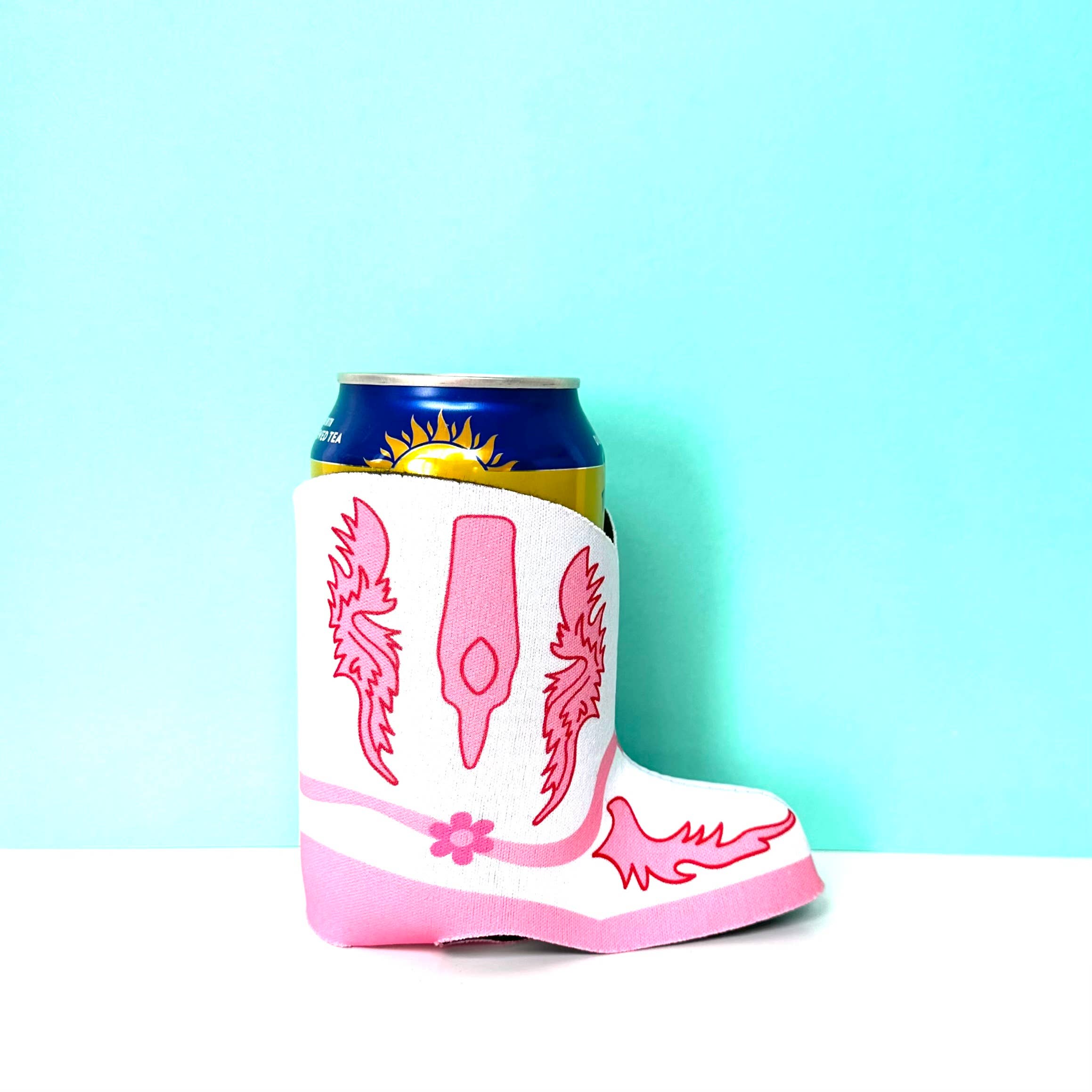 iconic mi - Venta al por mayor Fundas para recipientes de bebida - Enfriador de latas Cowgirl Boot Pop, blanco, 12 oz, 16 oz 1