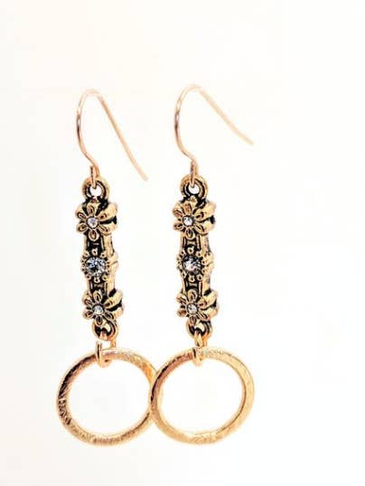 ”Charmed” guld blommig Drop Hoop-örhängen för wholesale av Sigalie Jewelry