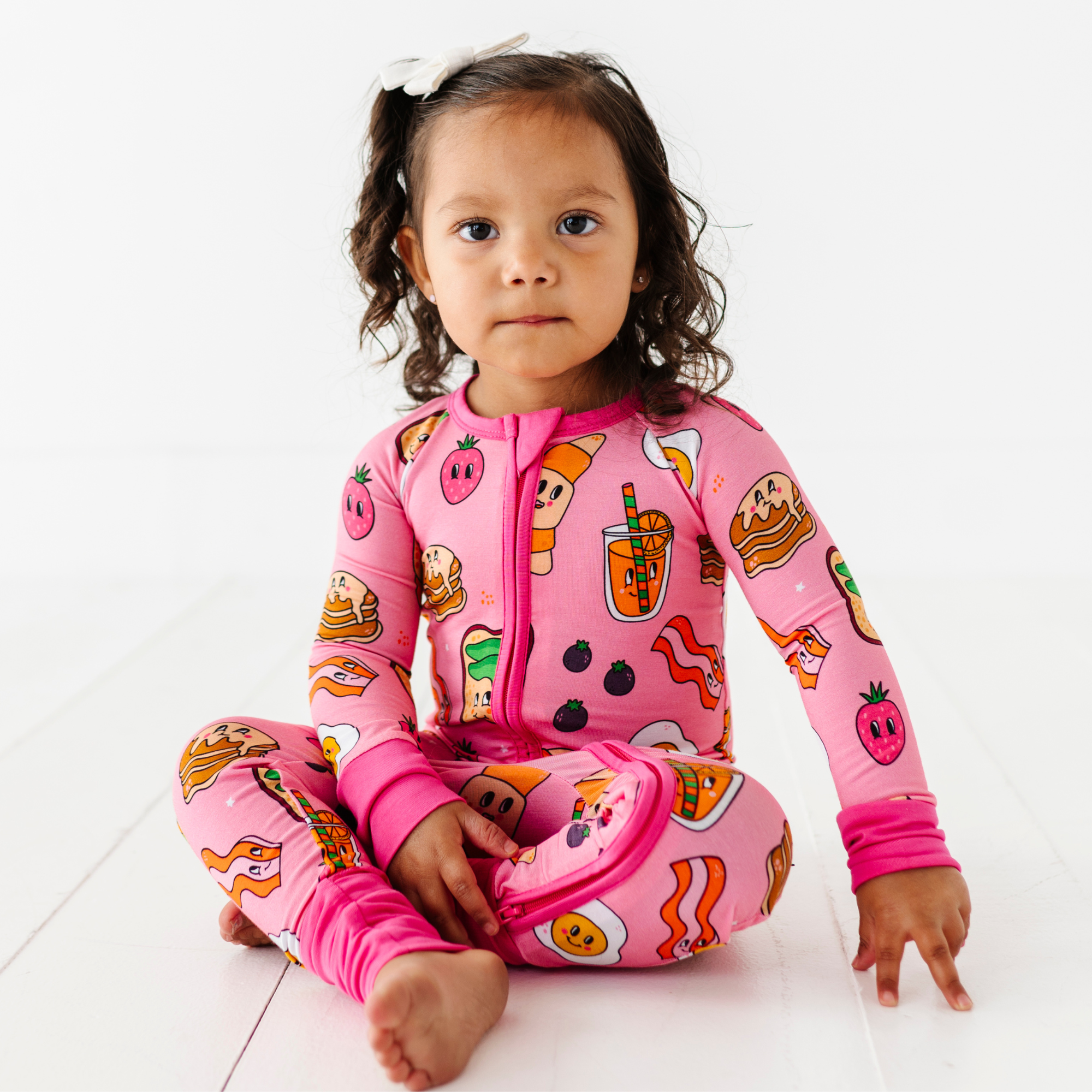 Kiki + Lulu – wholesale Jumpsuit – Baby – Pink Breakfast Convertible Footie5