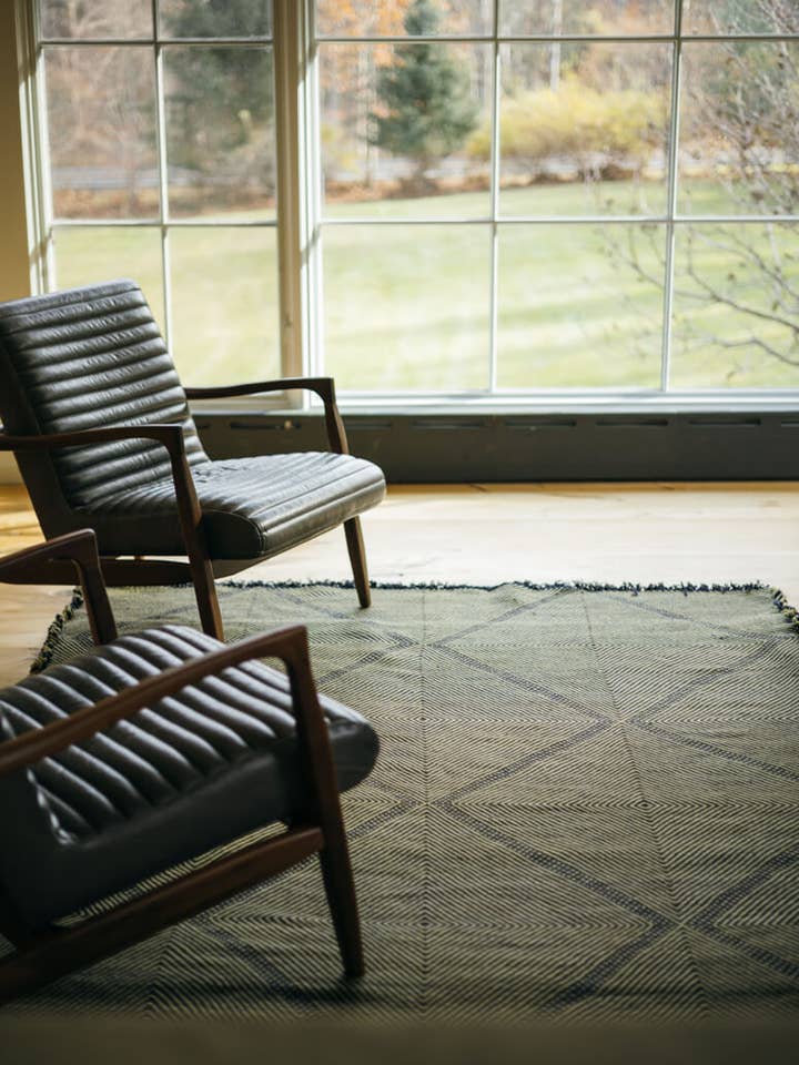 Tapis marocain en laine Zanafi noir et vert olive - 6 x 8' pour la vente par Ouive