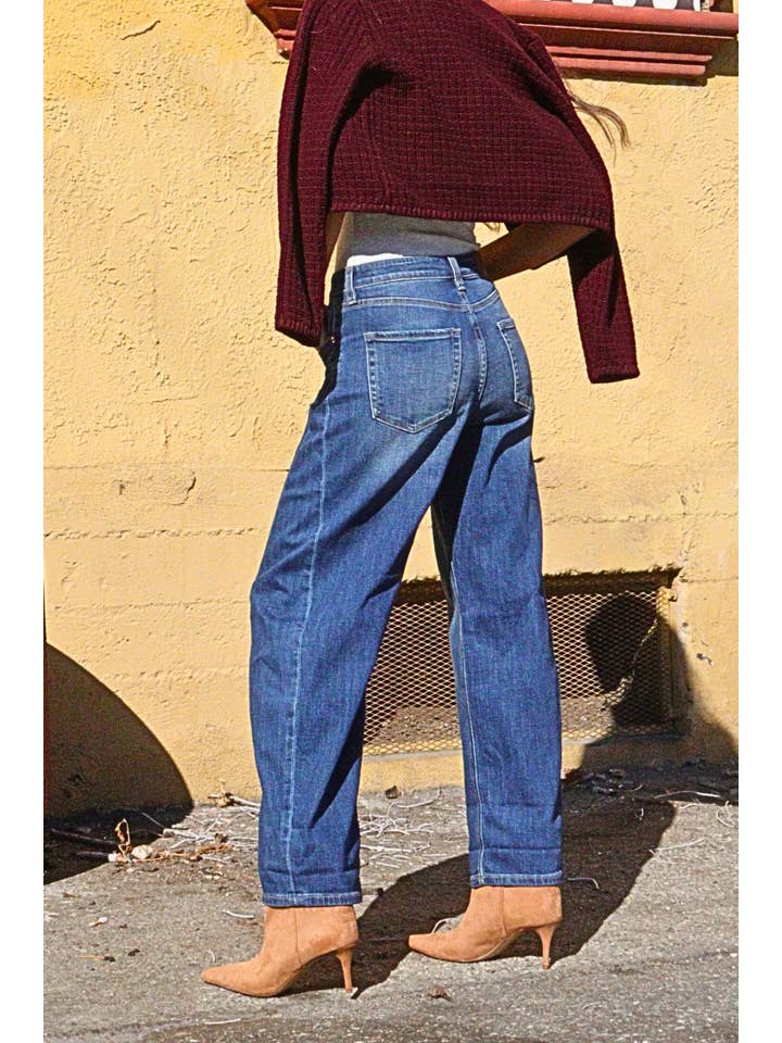 ARTEMIS VINTAGE - Wholesale Jeans - Women's - HIGH RISE RELAXED TAPERED DARK WASH BARREL JEANS