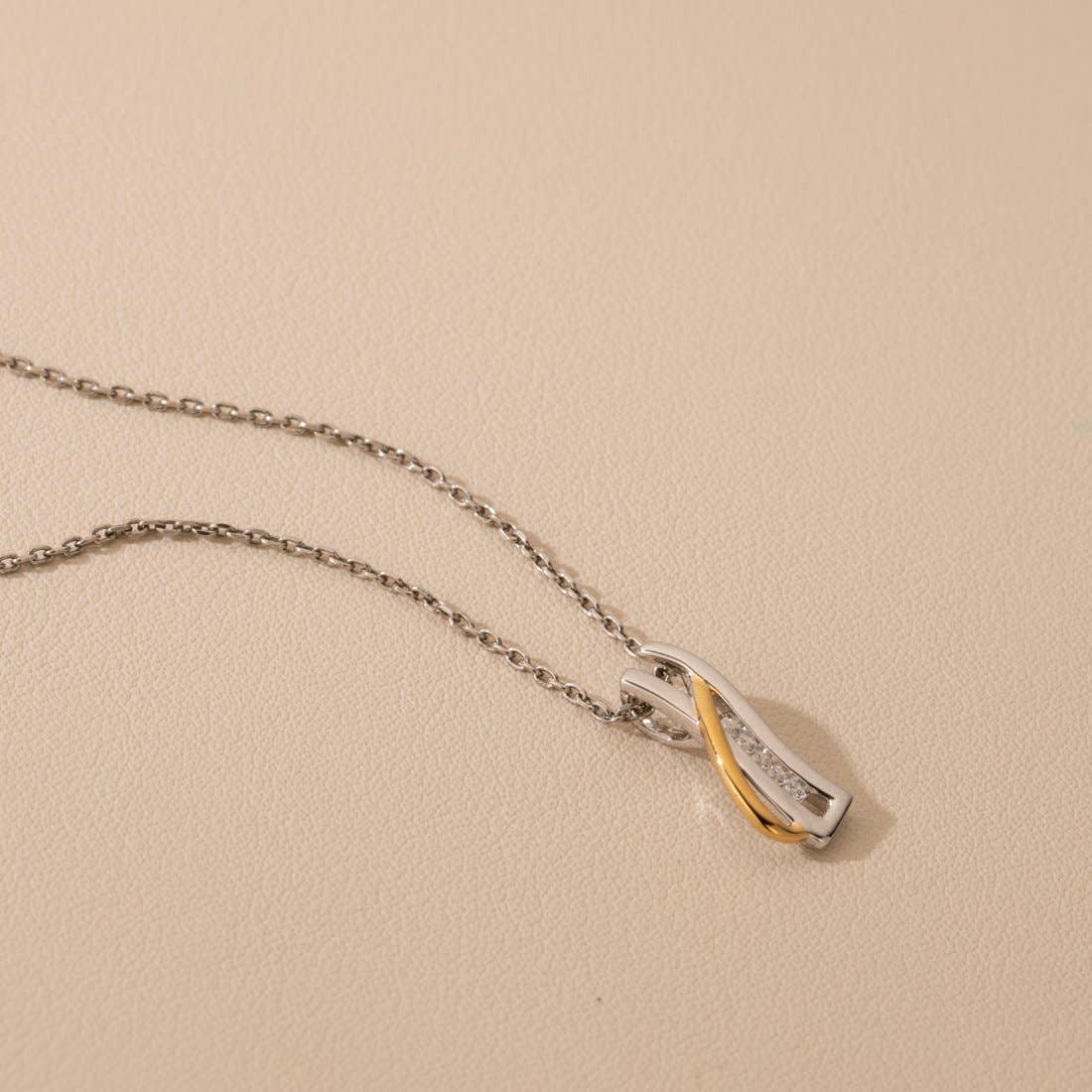 Peliani - Wholesale Pendant/Charm Necklace - Sterling Silver Ribboned Bar Pendant Hypoallergenic2