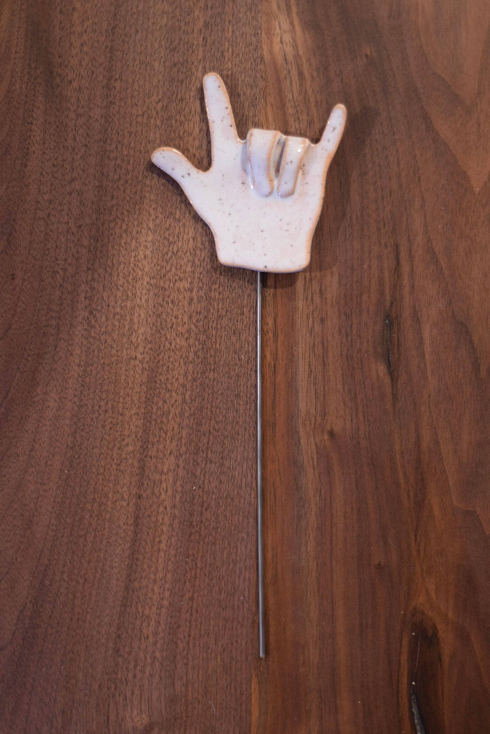 Mud & Maker - Venta al por mayor Postes de jardín/césped - Plant Buddies - Te quiero manos2