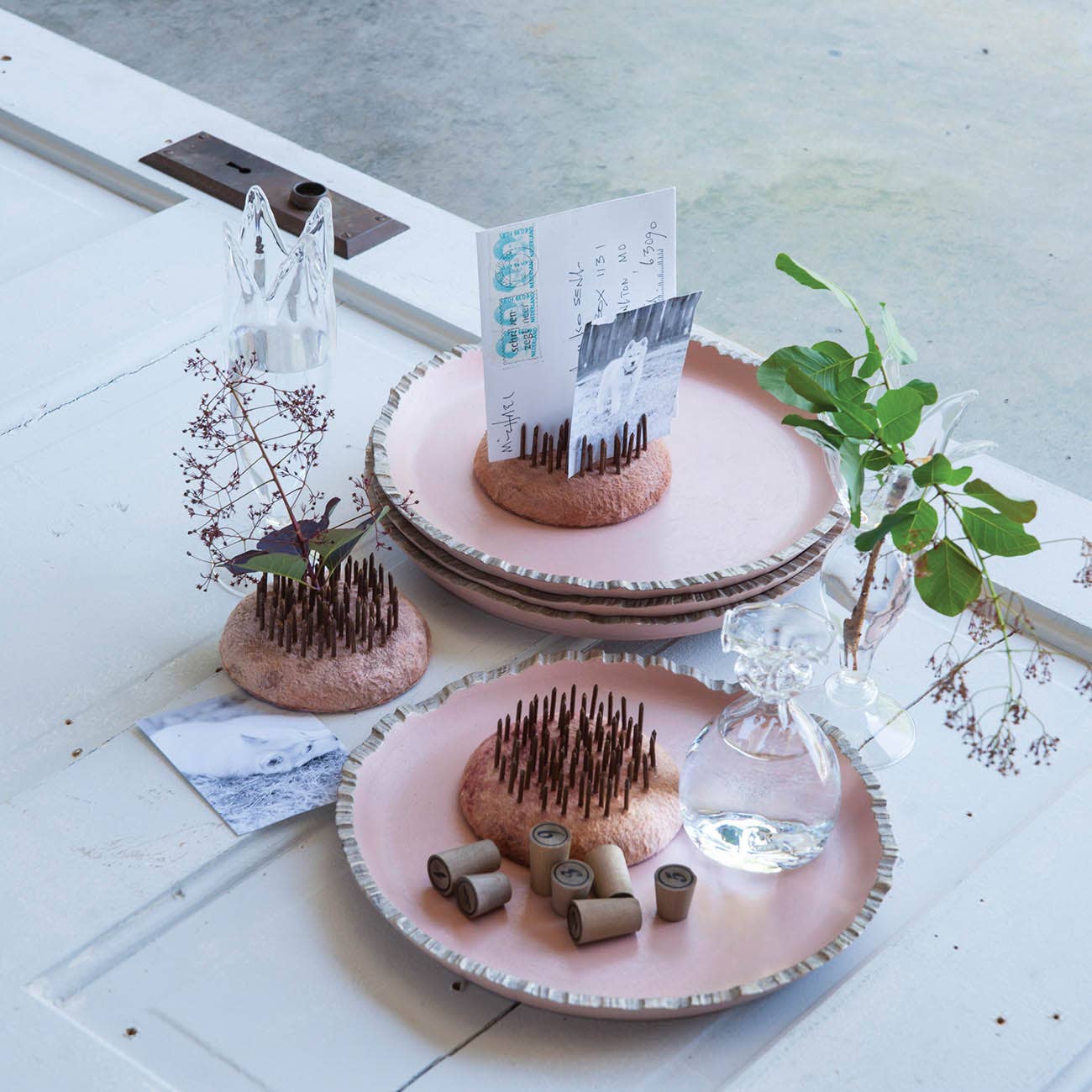 A&B Home Group Inc. - Vente Plateaux décoratifs - Plateau floral rose en MDF 10,2x10,2x1" avec bord festonné1