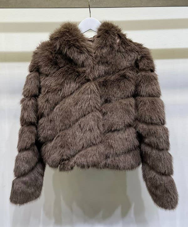 VENTI6 - Vente Veste – femme - Manteau court à capuche en fausse fourrure (VA8030)12