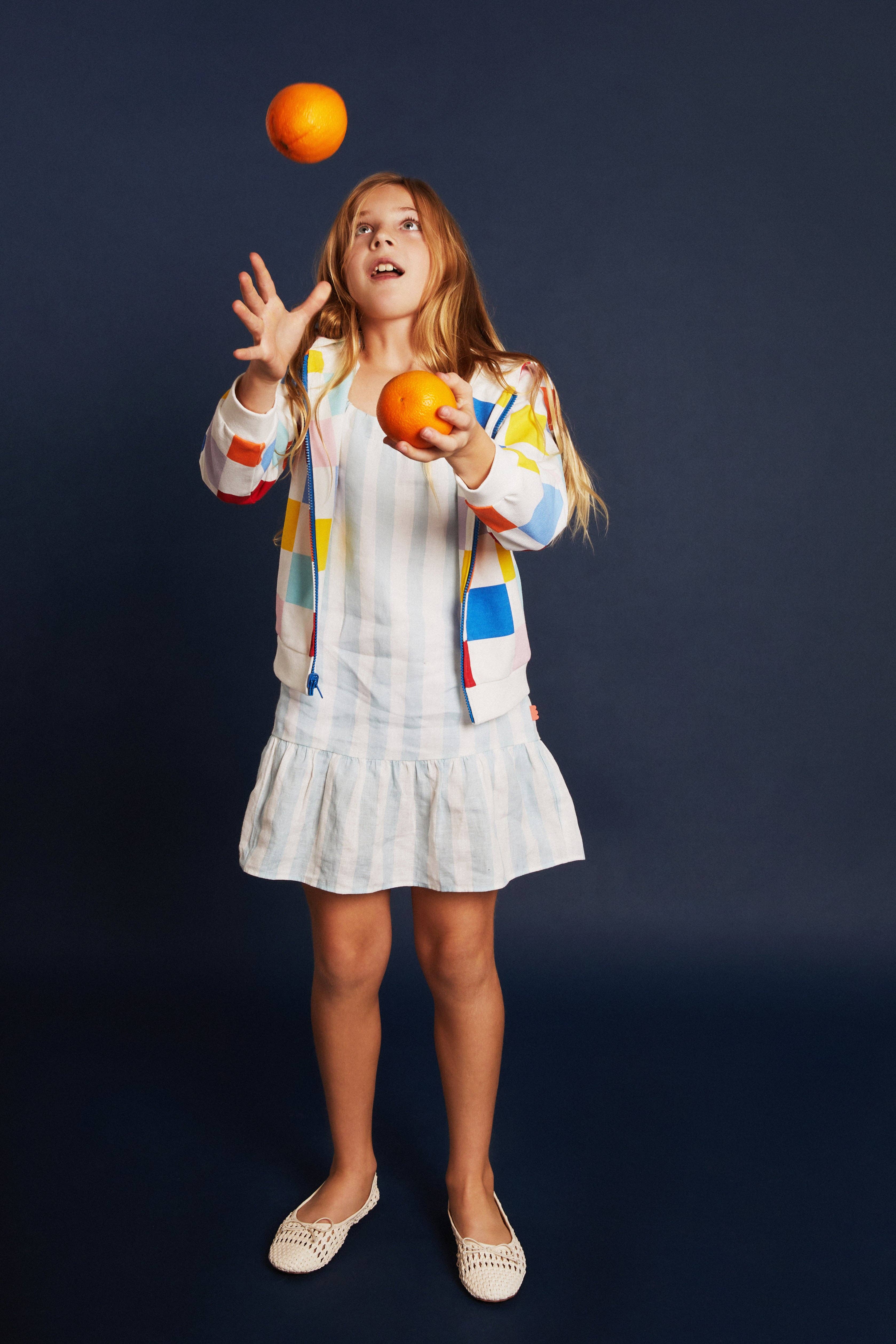 Aqua glacé Robe enfant à fines bretelles rayée Cabana en lin en vente sur Faire10