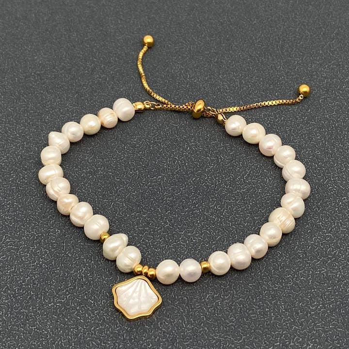 Mio Queena - Wholesale Charm/Dangle Bracelet - FGS - 18K Gold Plated Shell Charm Pearl Beaded Bracelet0