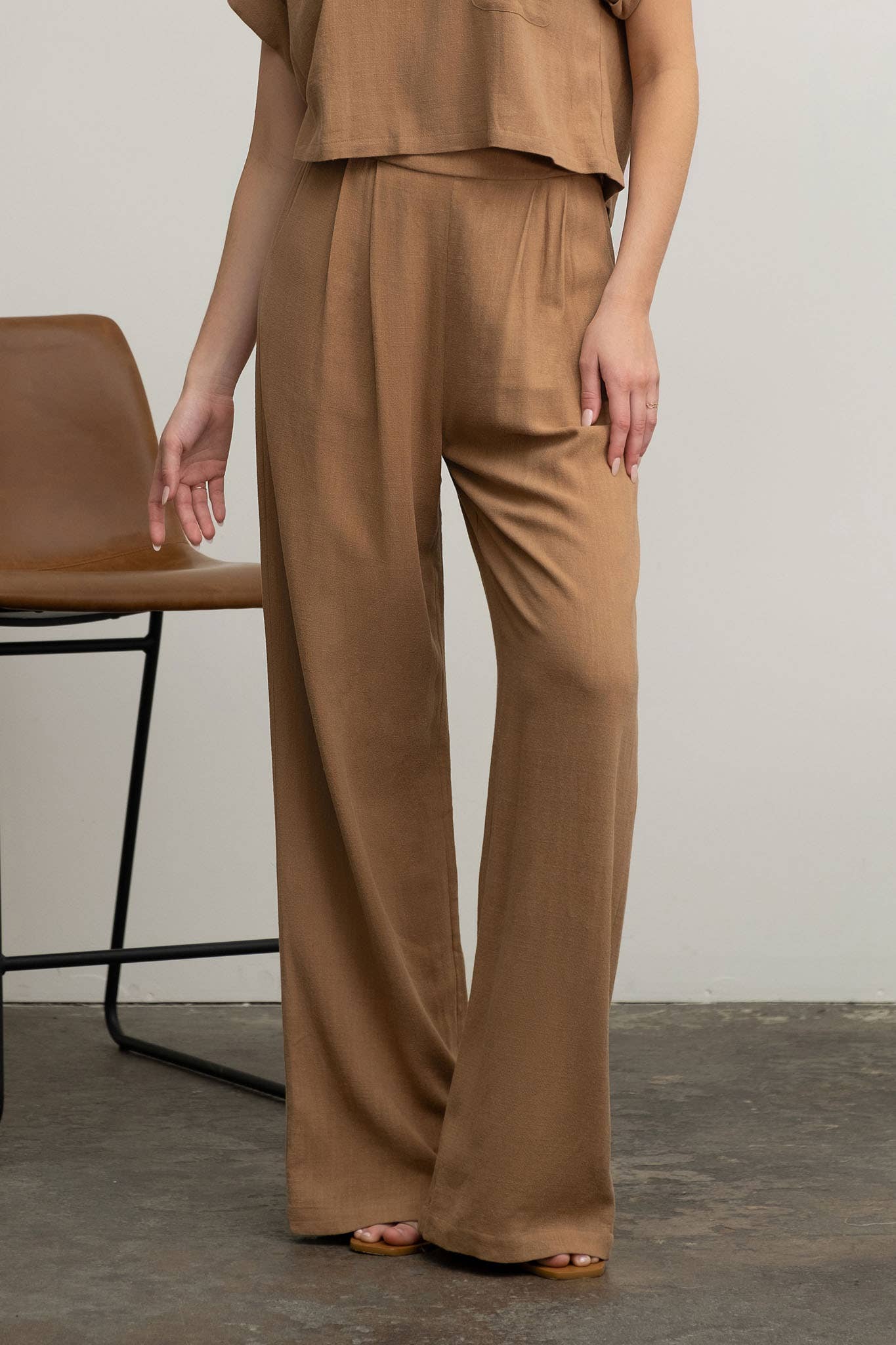 Blu Pepper - Vendita all'ingrosso Pantalone - Donna - Pantaloni a gamba ampia plissettati in lino con vita alta7