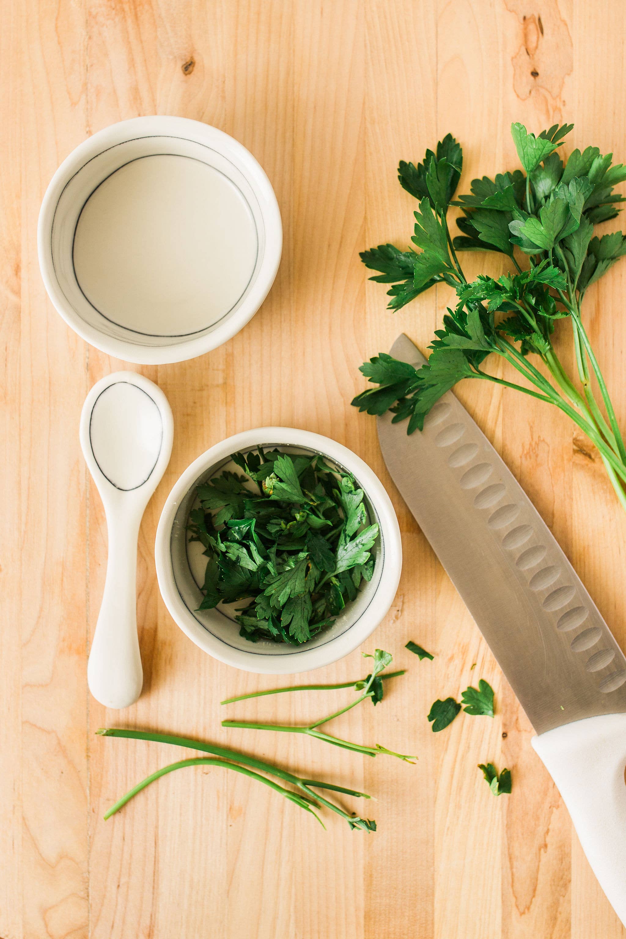 Nicole Aquillano - Wholesale Decorative Plate/Dish/Bowl - Tiny Round Dish - Simple Line Collection1