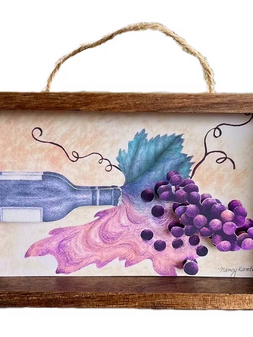 Diorama en papier superposé "Raisins renversés" boîte à vin pour la vente par Beauty Is Inside