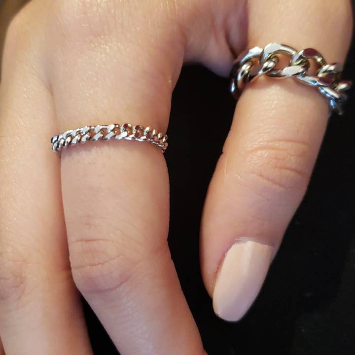 Medium Curb Chain Ring for wholesale by MONOXIDE