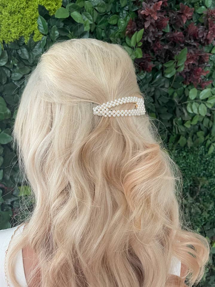 CLIP PUNTIAGUDO DE GRAN TAMAÑO CON PERLAS AUSTRÍACAS para venta al por mayor de Laura Elizibeth Fashion Limited