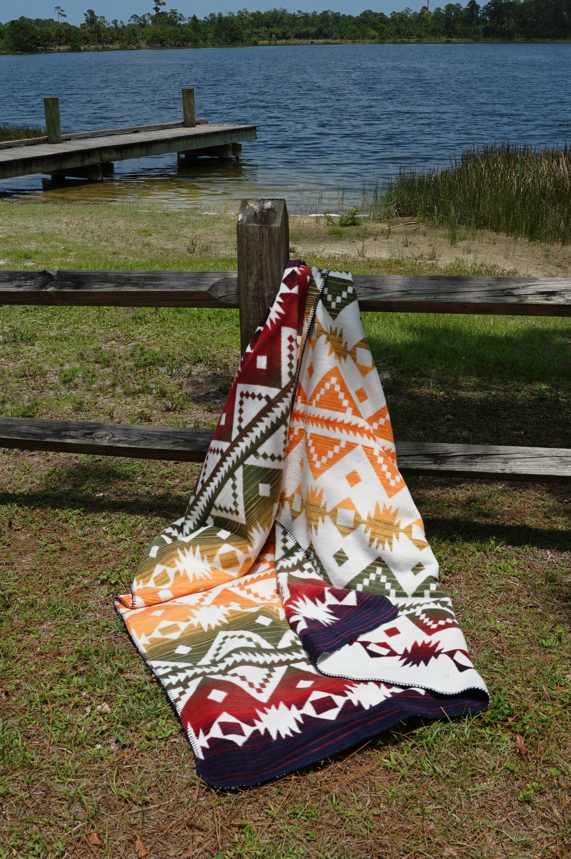 Earth Ragz - Wholesale Throw Blanket - TWIN REVERSIBLE JACQUARD BLANKET CERRITOS2