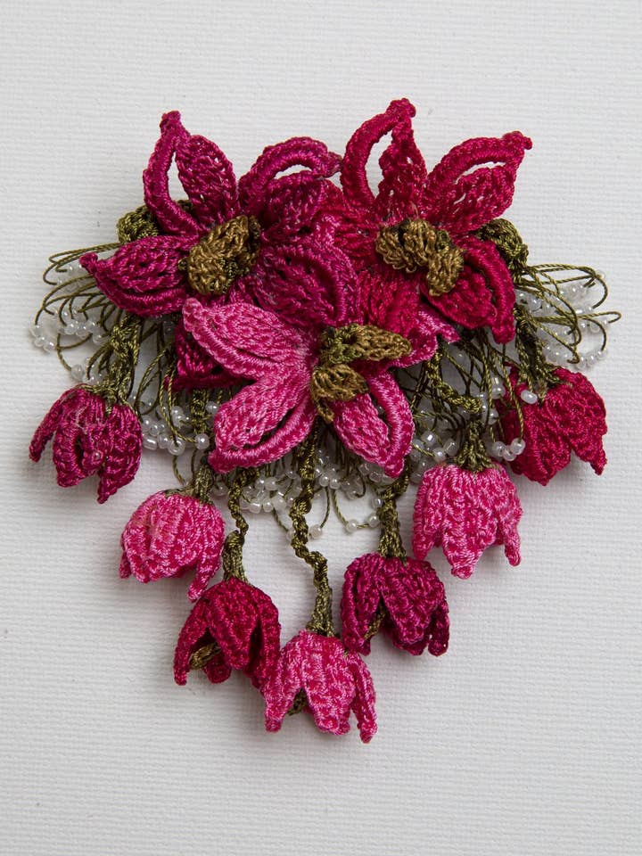 Brooch Star - Fuschia for wholesale by Meredith Strauss