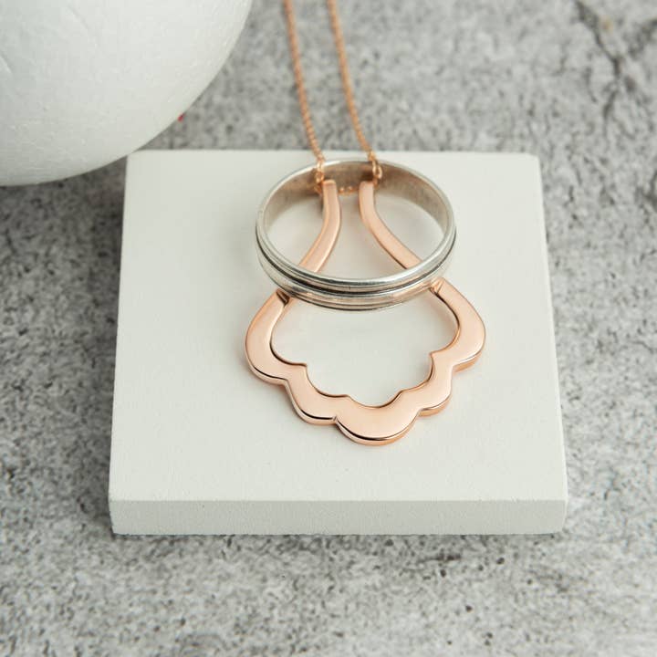 Halskette mit zierlichem Ringhalter für den Großhandel von Gowa Design