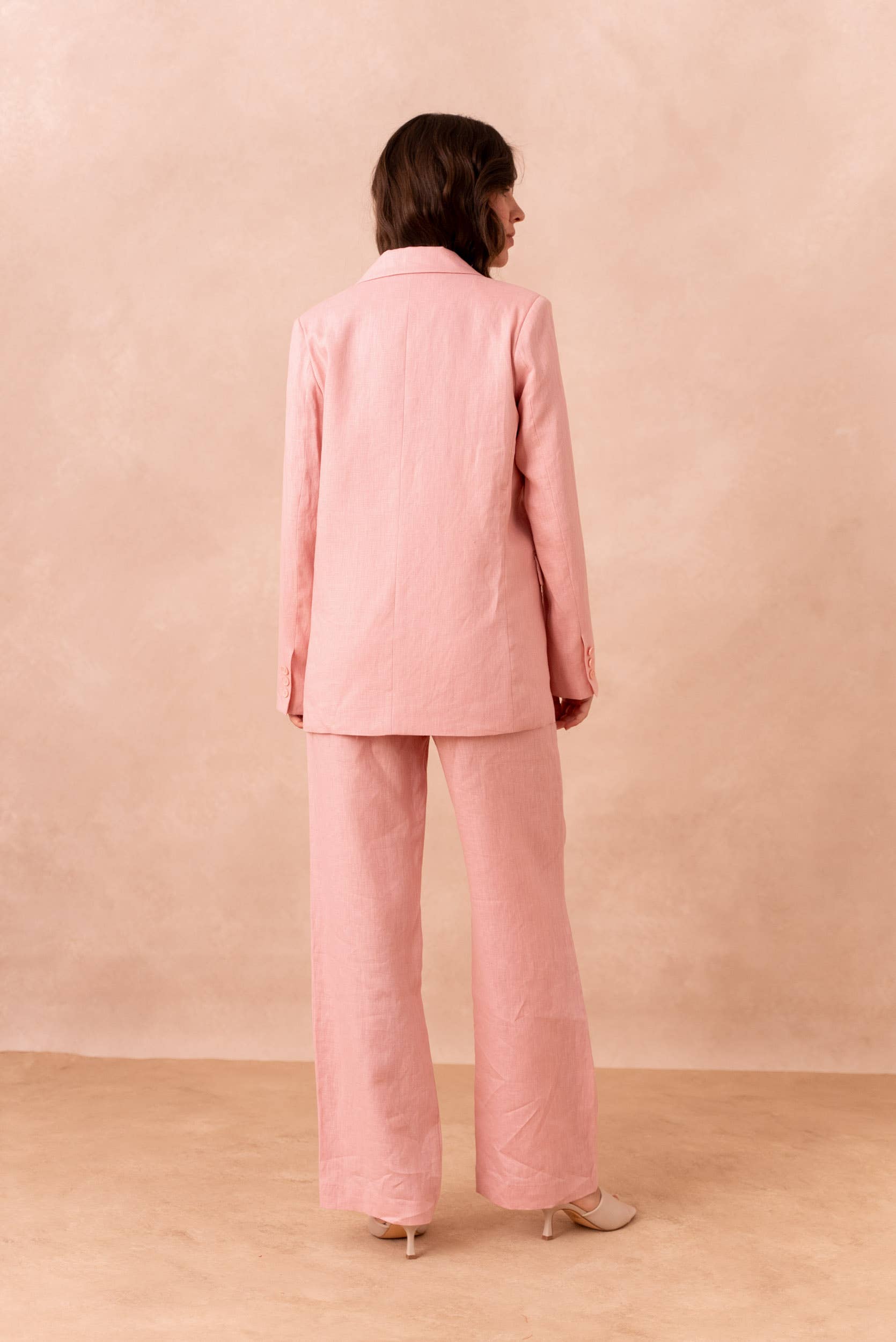 Attentif Paris - Venta al por mayor Blazer - Mujer - [De lino] Chaqueta blazer de corte recto en lino de calidad superior53