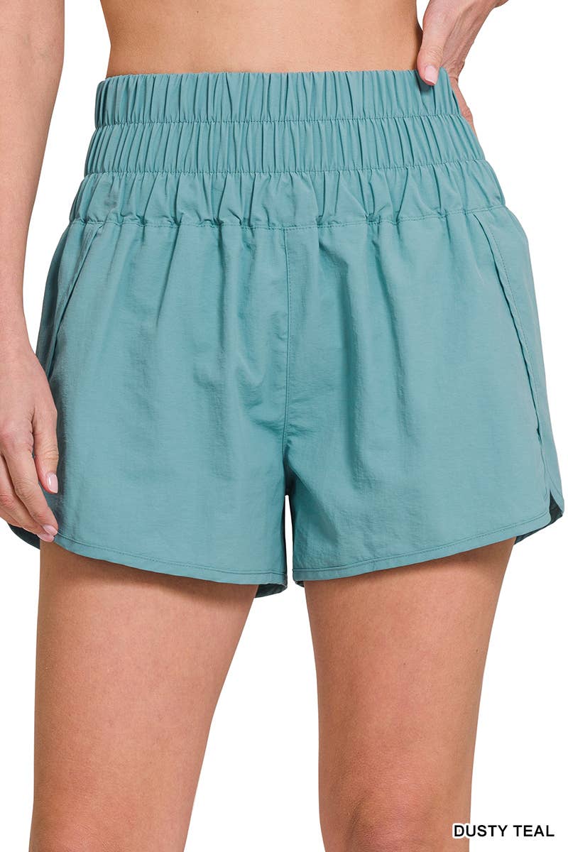42POPS - Vente Short – femme - Short coupe-vent avec doublure et poche arrière en mesh11