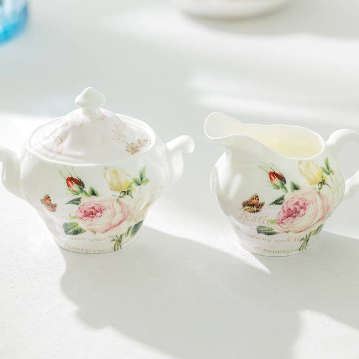 Ensemble de sucre et de crème Liz's Rose Garden Bone China pour la vente par Grace Teaware