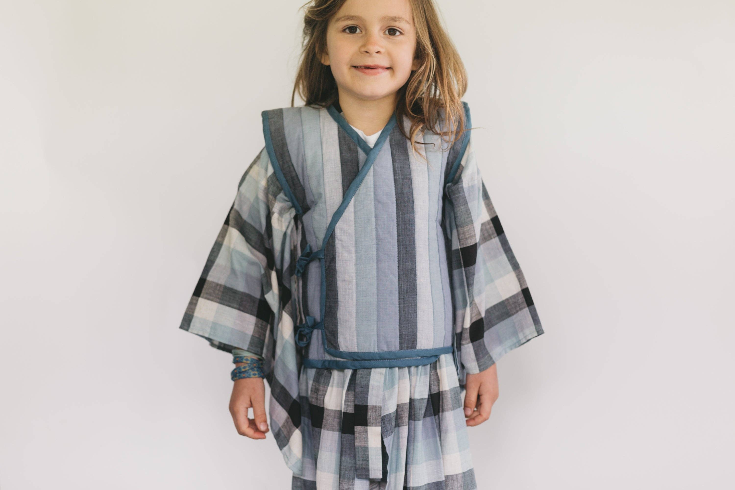 Folkwear – wholesale Costume – Child – 136 Children's Kimono & Vests7