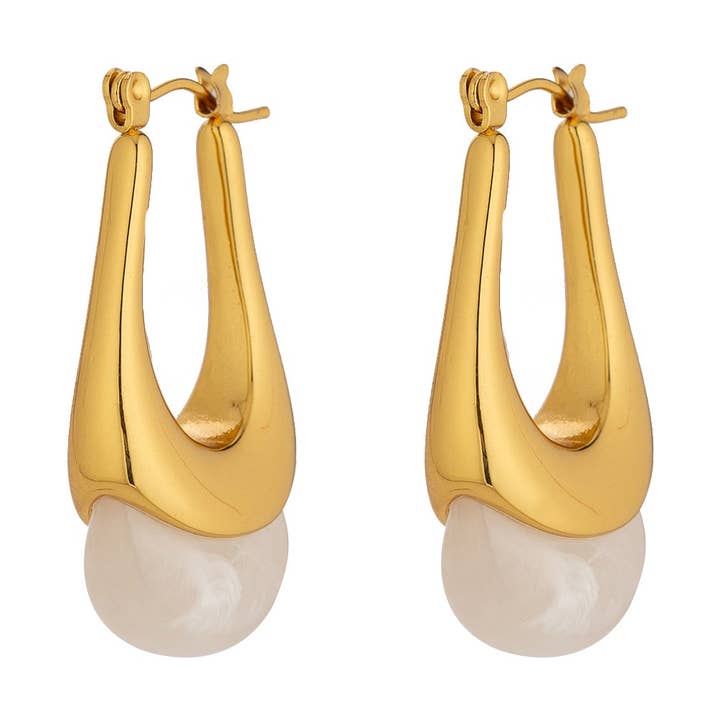 Boucle d'oreille ovale en acier inoxydable doré chic avec perle Earring-00344 pour la vente par Simply Jewels