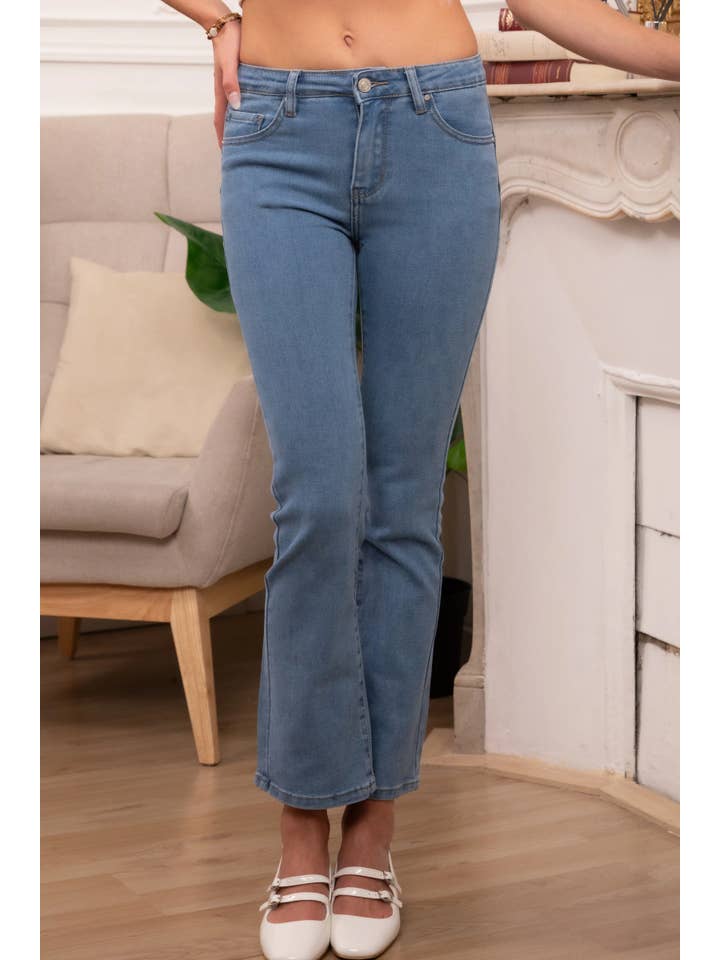 Vivid - Wholesale Jeans - Women's - Mid-length flared jeans1