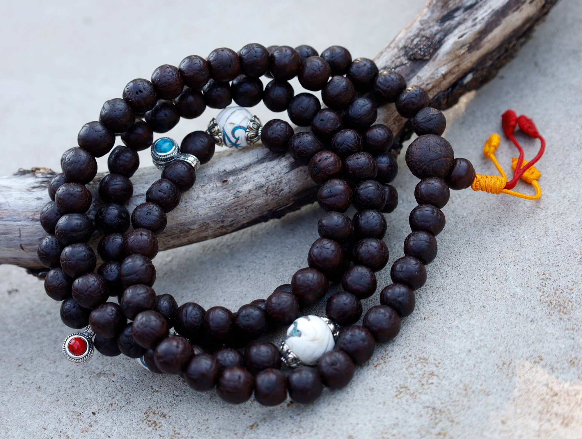 Dark Tibetan Buddhist Rare Bodhi Seed Mala, 3 Conch Shell Accent, Free Mala factory Box