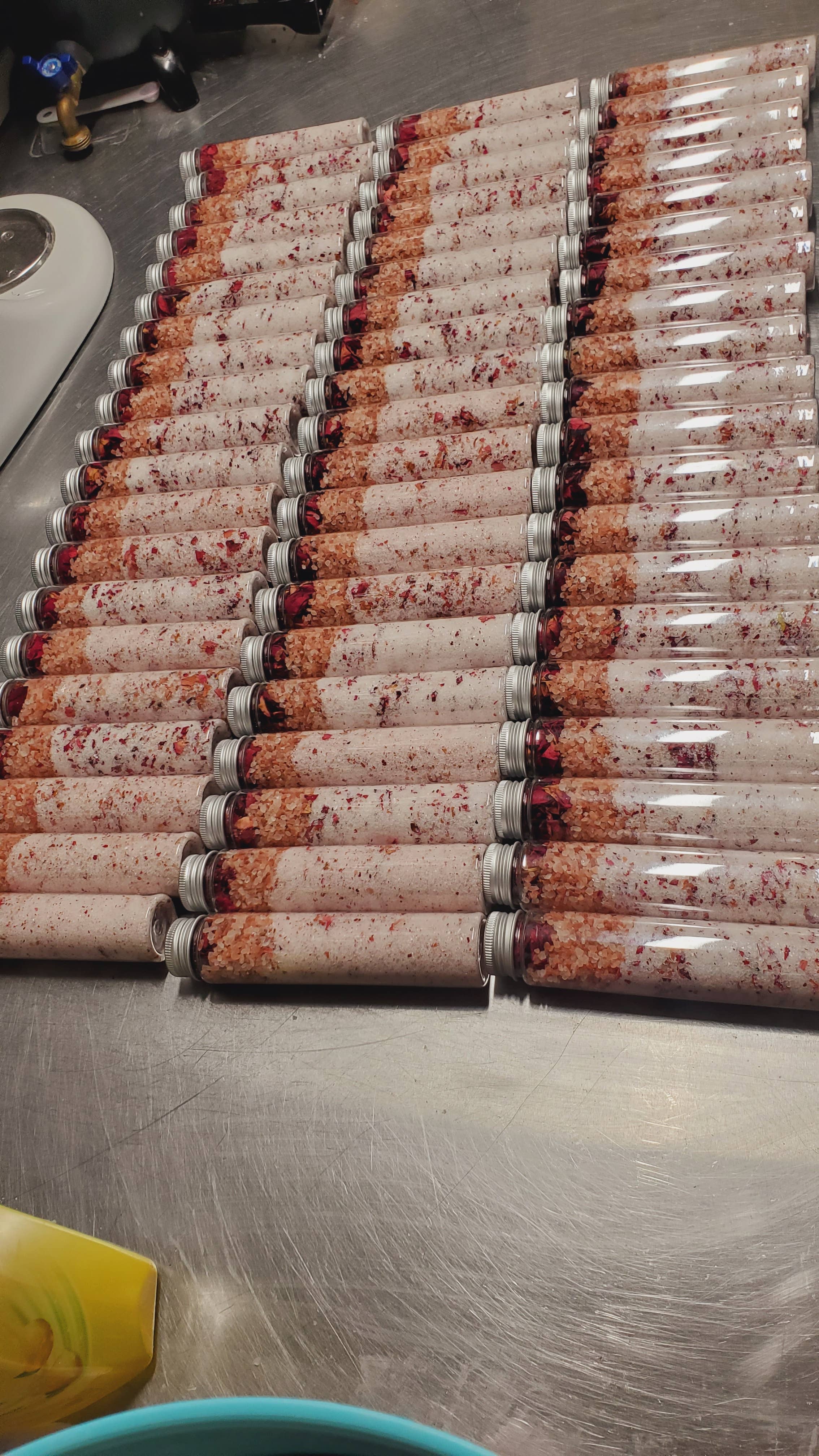 Ameelah Essentials – wholesale Bath salts – 25 Floral Bath Salts Plastic Test Tube2