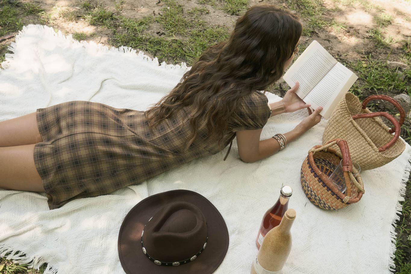 The Workshop Studio - Vente Robe – femme - ROBE COURTE À MANCHES COURTES À CARREAUX AVEC LACETS ET DÉTAILS EN DENTELLE5