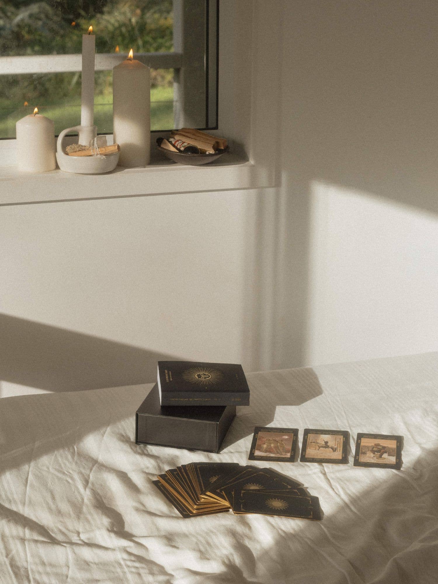 ST SOLEIL - Wholesale Tarot/Oracle Card - Lucid Dreams Beginners Tarot Deck EDIV, Black Eclipse4