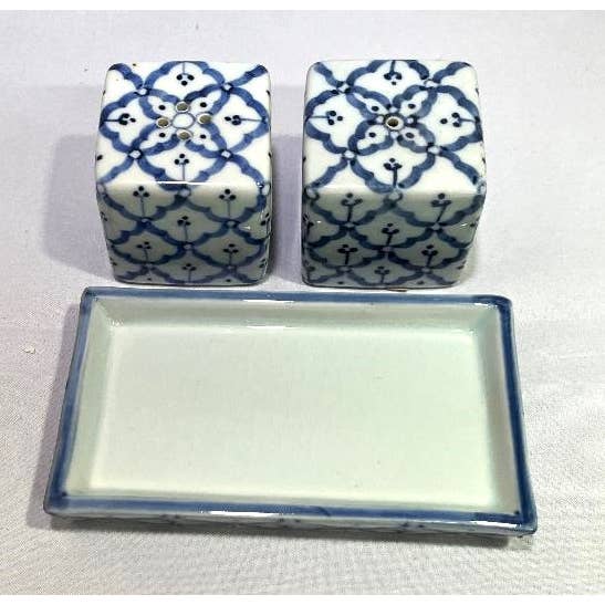 Sea Island Imports, Inc. – Großhandel Salz- & Pfefferstreuer-Set – Salz und Pfeffer, Würfel auf Tablett, Ananas-Design