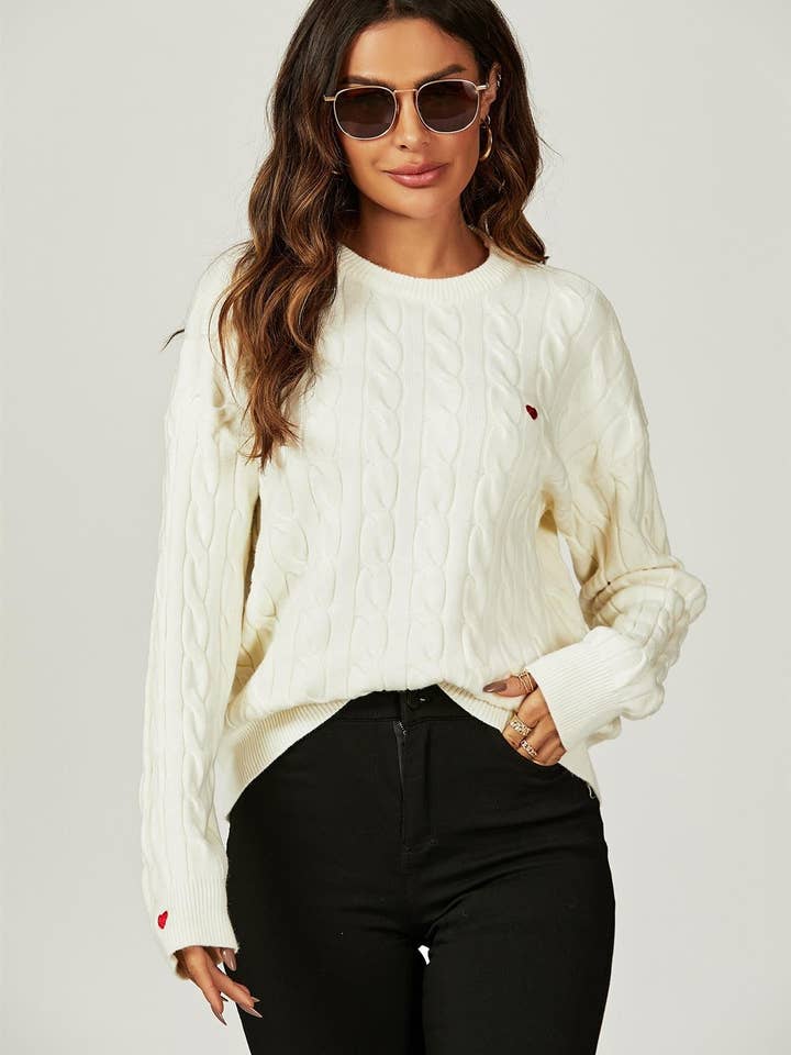 Crema Pullover color crema con ricamo a cuore in vendita all'ingrosso su Faire5