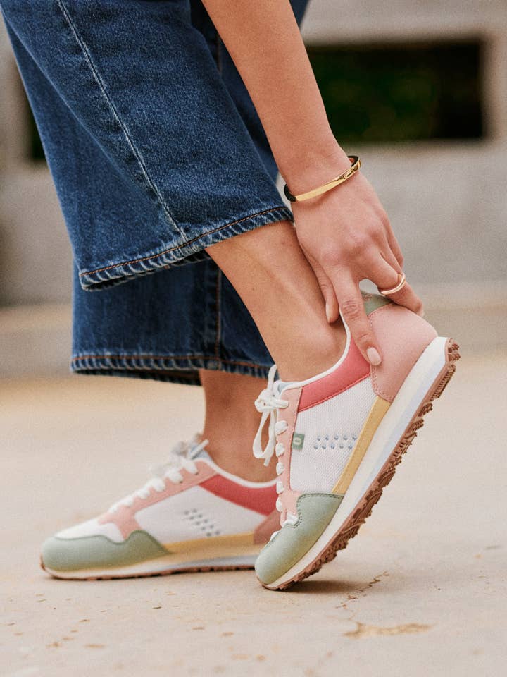 Zapatillas bajas Gabrielle en rosa claro, blanco y verde para venta al por mayor de Odaje Sneakers