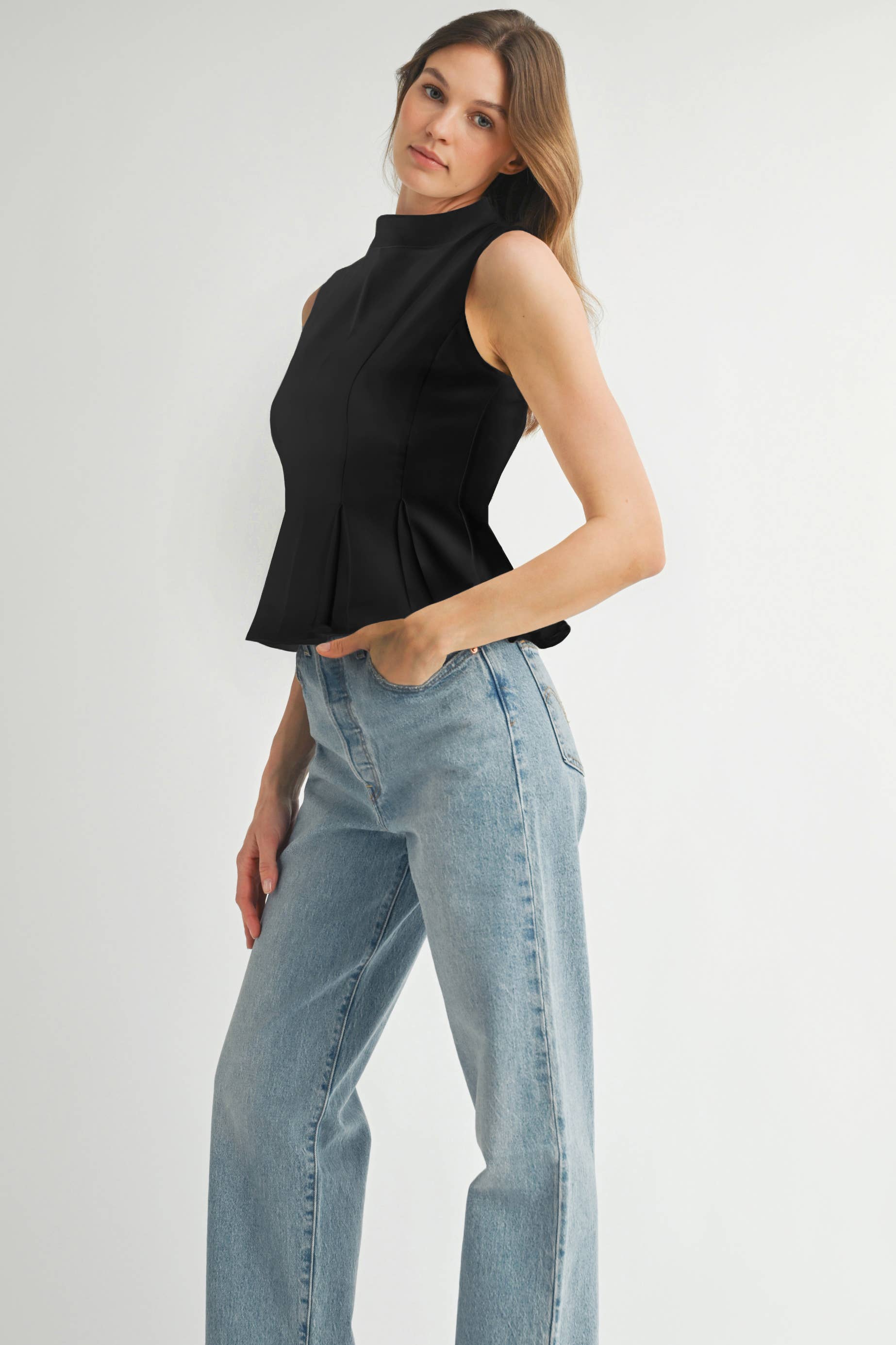 EB LUXE – wholesale Blus - Dam – Ärmlös Hög Hals Volangblus LT193014