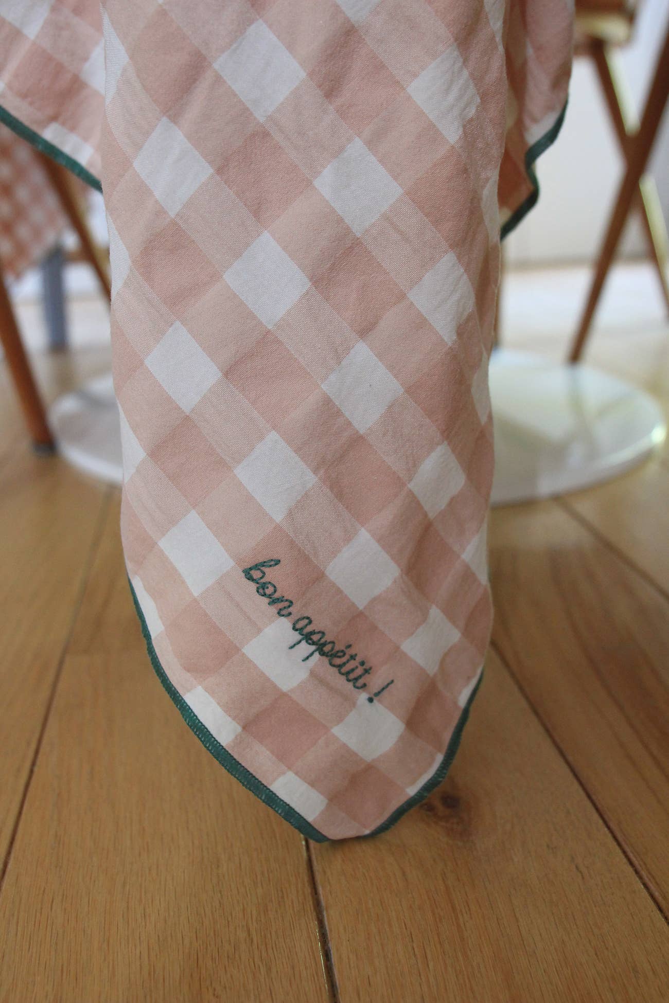 BARNABÉ AIME LE CAFÉ - Wholesale Tablecloth - Checkered gingham embroidered tablecloth for festive table!3
