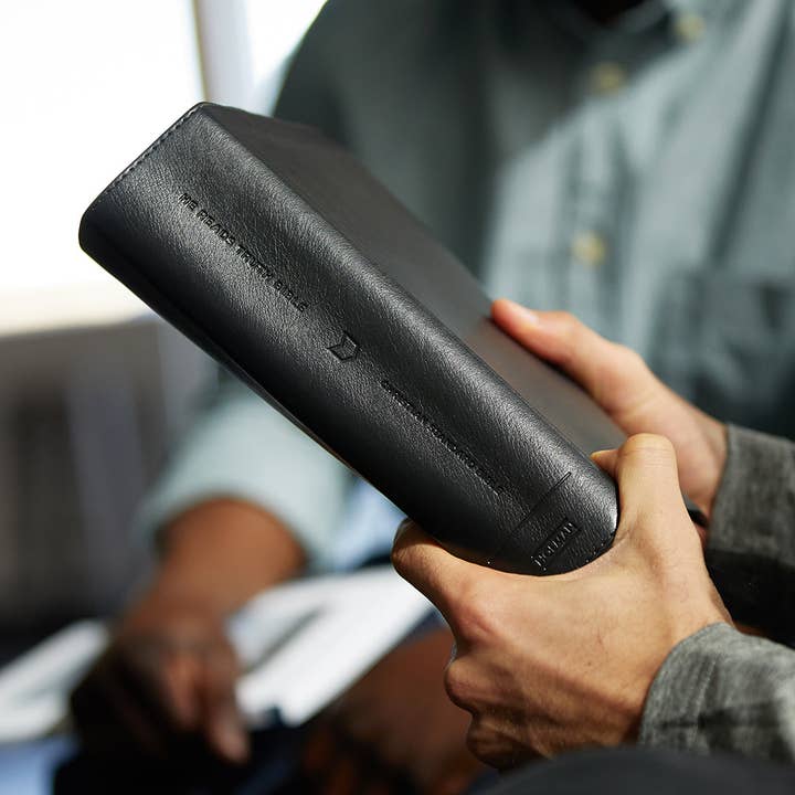 She Reads Truth - Wholesale - He Reads Truth Bible, Black LeatherTouch