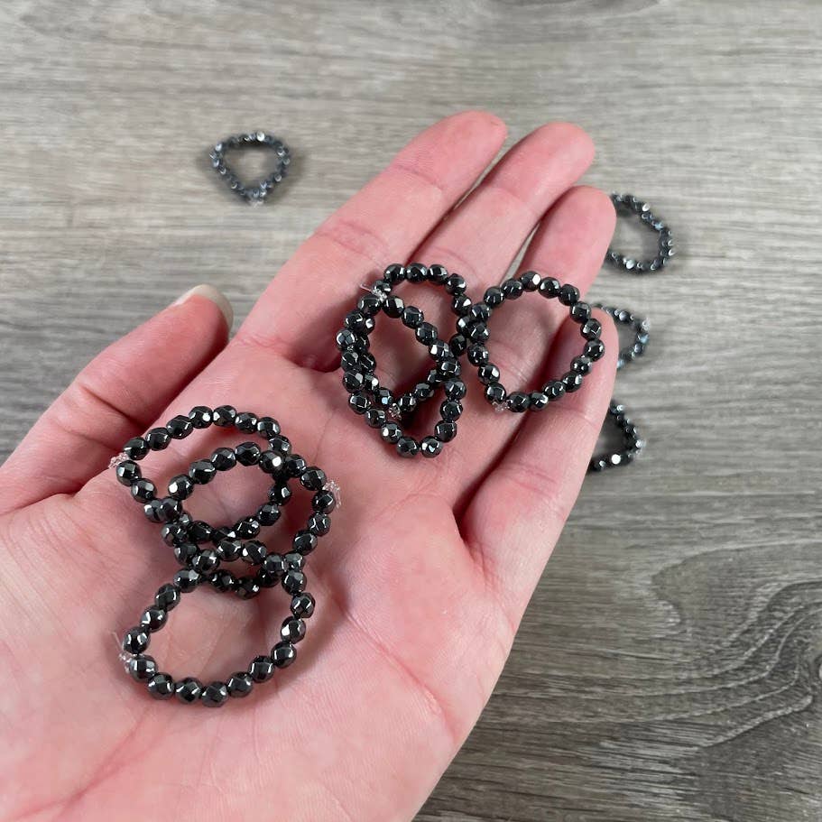 Keystone Crystals – Großhandel Band/Stapelring – Hämatit Stretchring Großhandel | Verstellbarer Kristallschmuck1