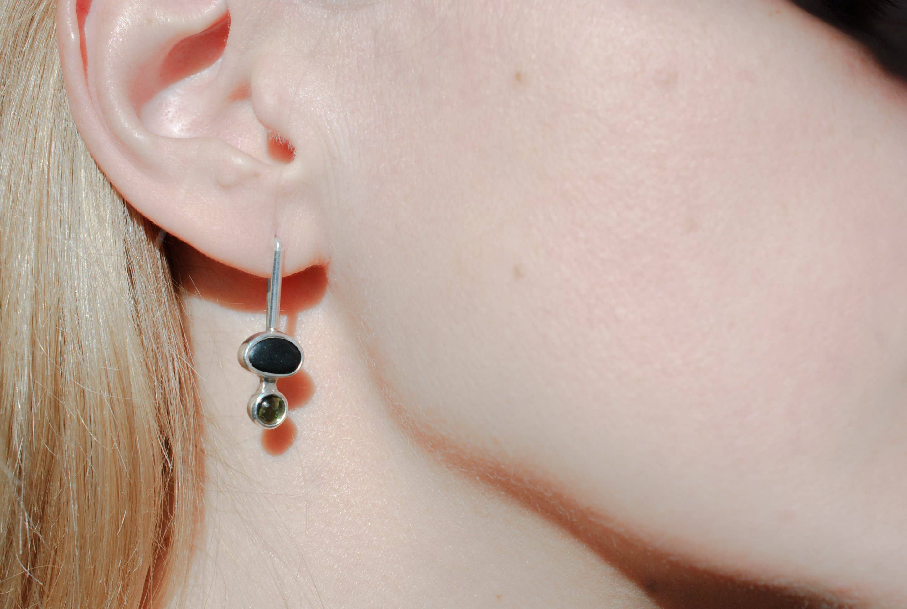 Ami jewel – wholesale Stud/post earrings – Set of two silver earrings-green tourmaline and black stone3