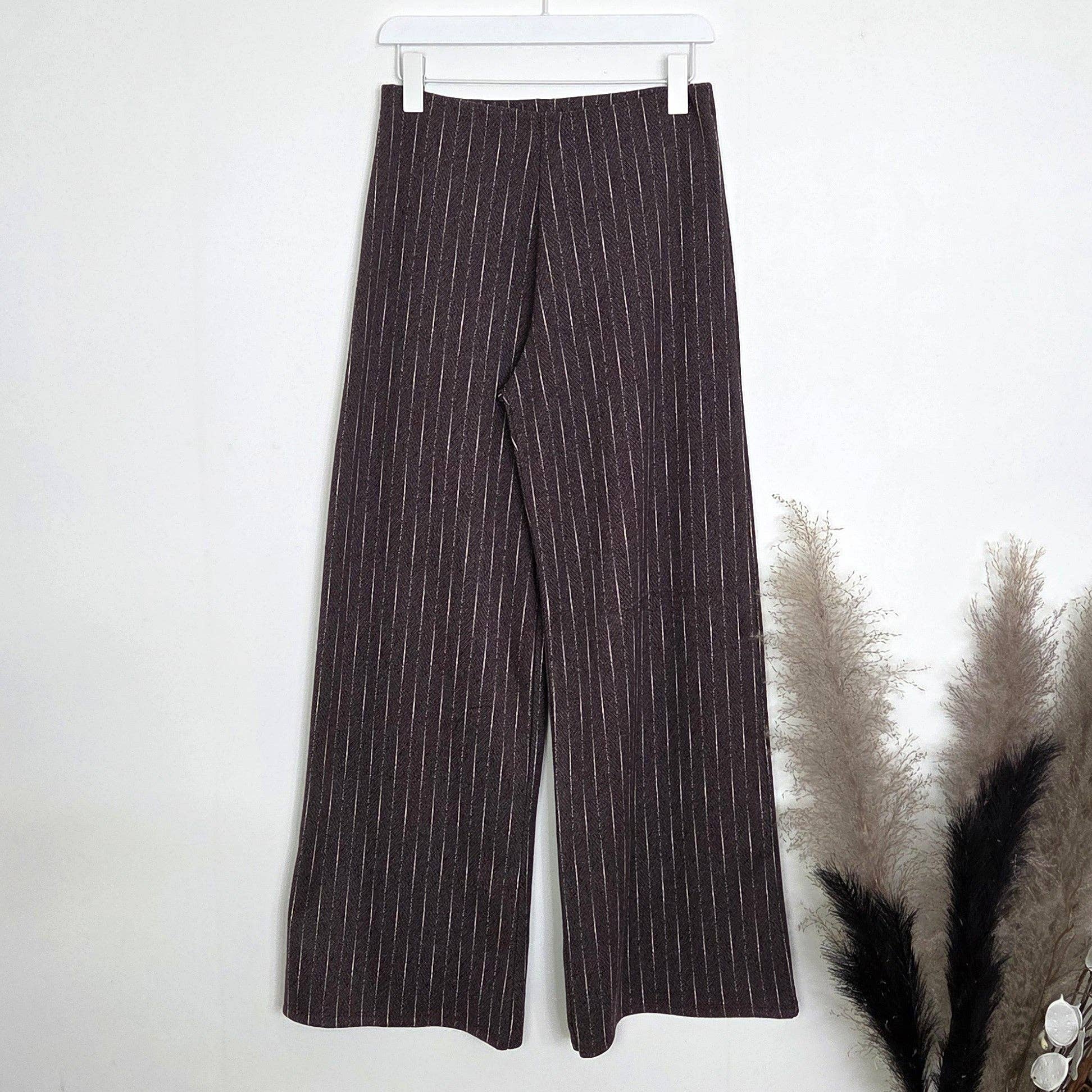 Tempest Designs – Calças - Mulher por atacado – Calças subtis de riscas finas elásticas de perna reta (M)1