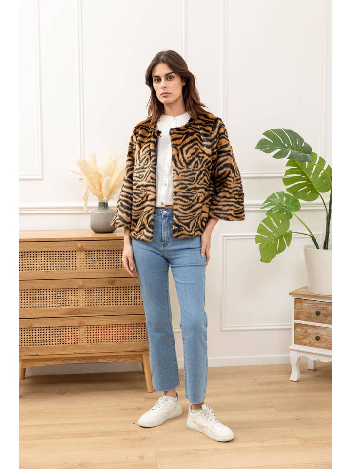 Happy look - Wholesale Fur/Faux Fur Coat - Women's - Animal print faux fur short jacket