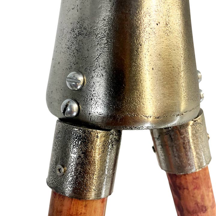 DDecorStore – wholesale Klädhängare – Stor tung nickel Coat Stand på stativ trä Åra bas