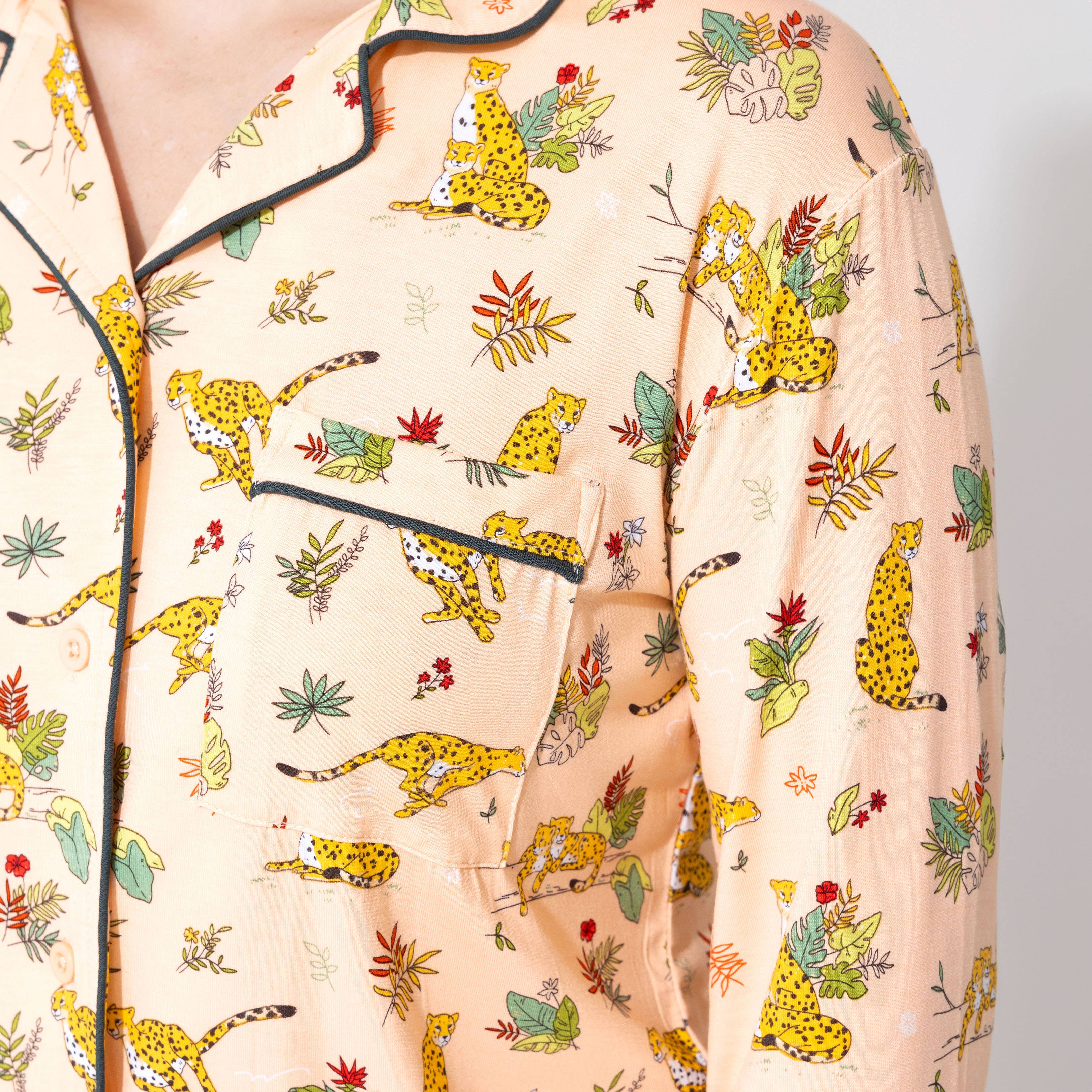 Bellabu Bear - Vendita all'ingrosso Completo pigiama - Donna - Set pigiama da donna in bambù Pounce In Paradise Cheetah2