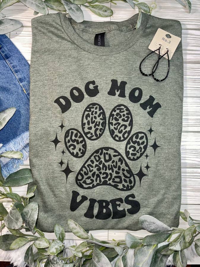 Vibes de maman de chien léopard (T-shirt Gildan) pour la vente par 1/2 Penny Wholesale