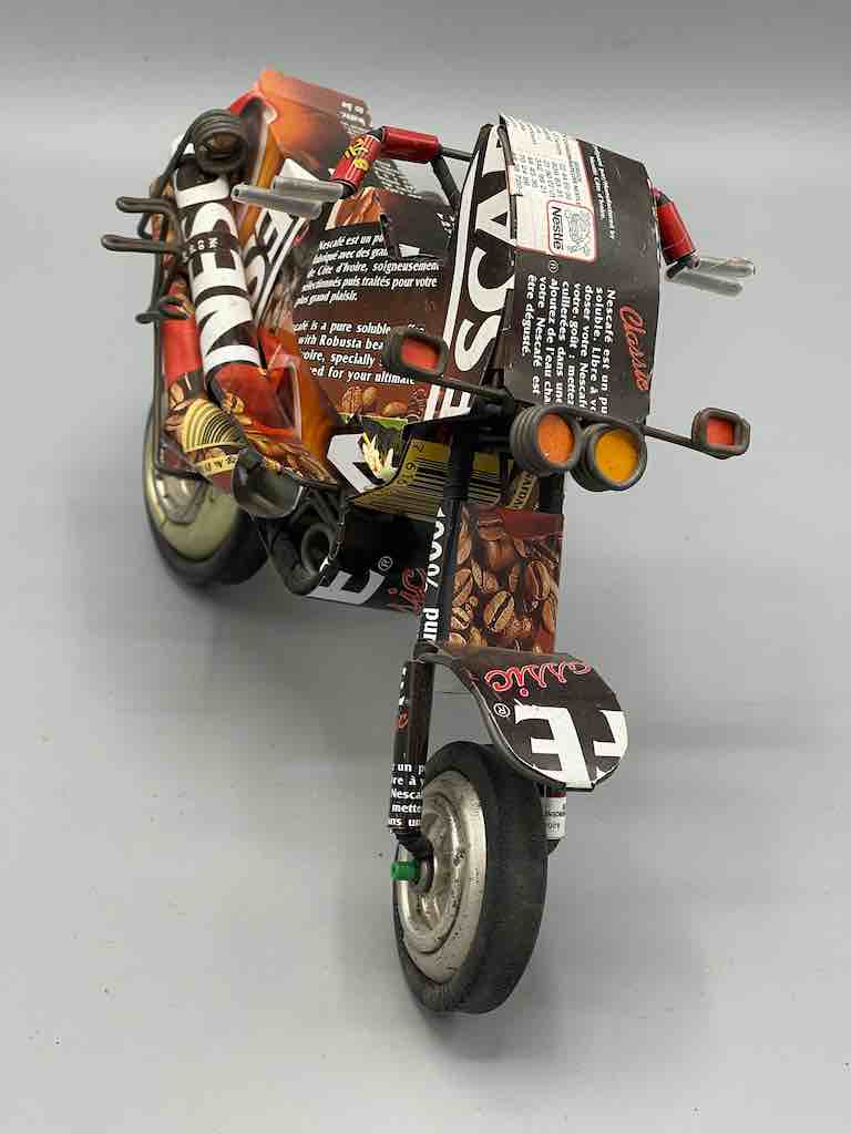 The Niger Bend - Wholesale Tafelbladdecoratie - Afrikaanse speelgoedmotorfiets van gerecycled metaal in blik - Burkina Faso41