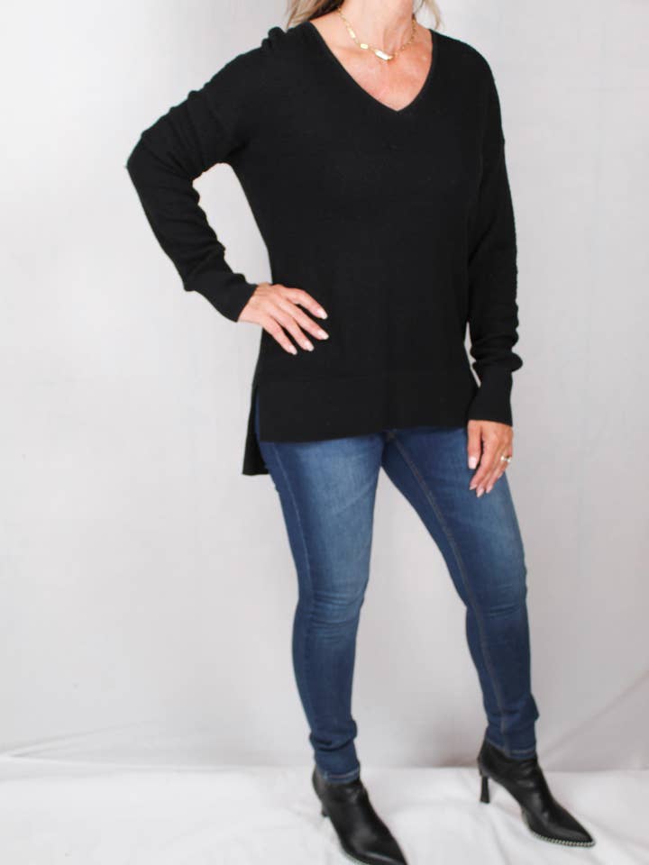 F21150-B - Sort - V-hals sweater A774 for engroshandel hos K & C Clothing, Inc.