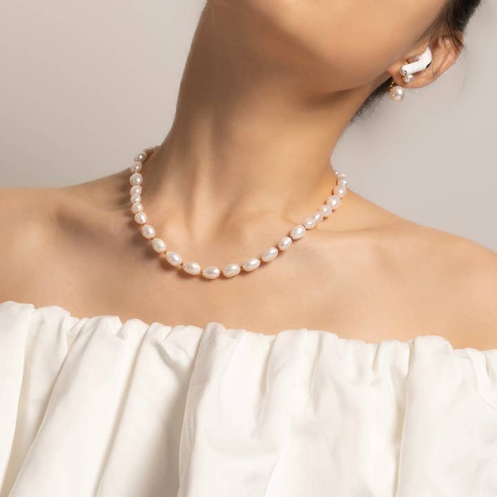 Sofia Pearl Necklace Gift for wholesale by Val Naïf