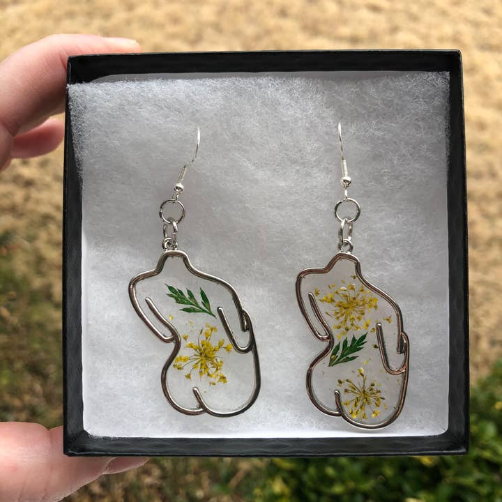 PTSFeminist – Engroshandel Hængeøreringe og creoløreringe – One-of-a-kind håndlavede blomster krop silhuet øreringe5