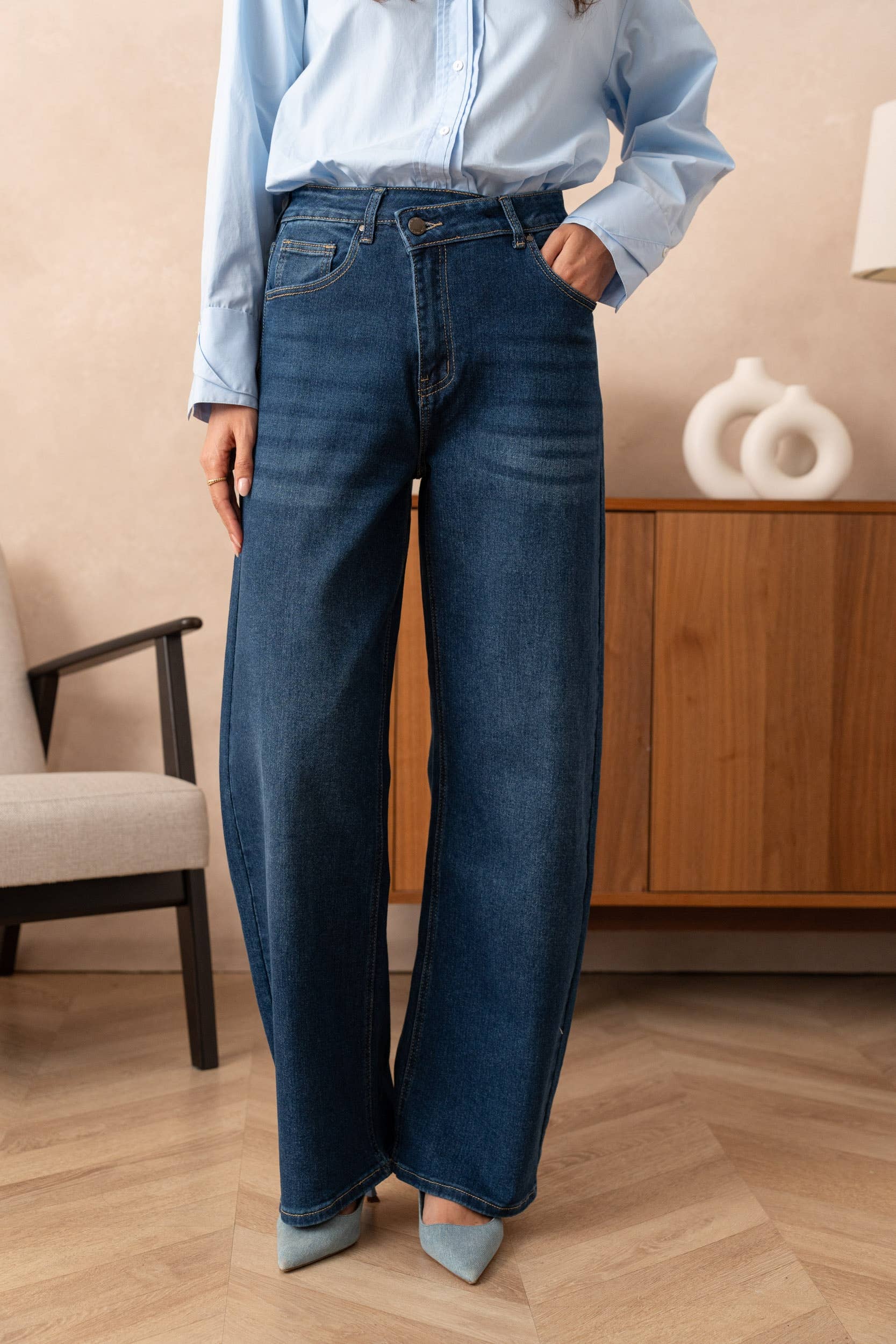 Vivid - Wholesale Jeans - Women's - Double-breasted baggy jeans6